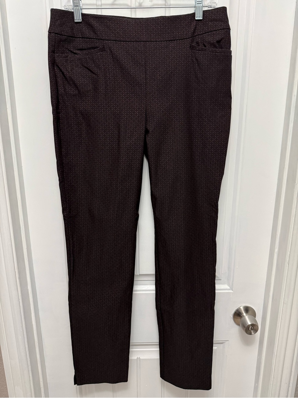 Chico's 0.5 (US S 6) Jacquard Burgundy Dress Pull On Notched Ankle Pants (53-6)